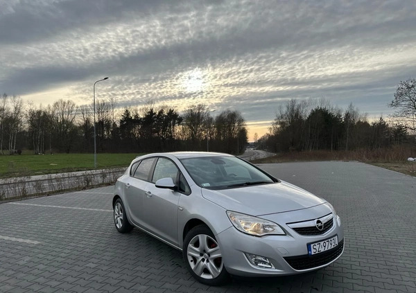 Opel Astra cena 27500 przebieg: 113000, rok produkcji 2010 z Zabrze małe 211